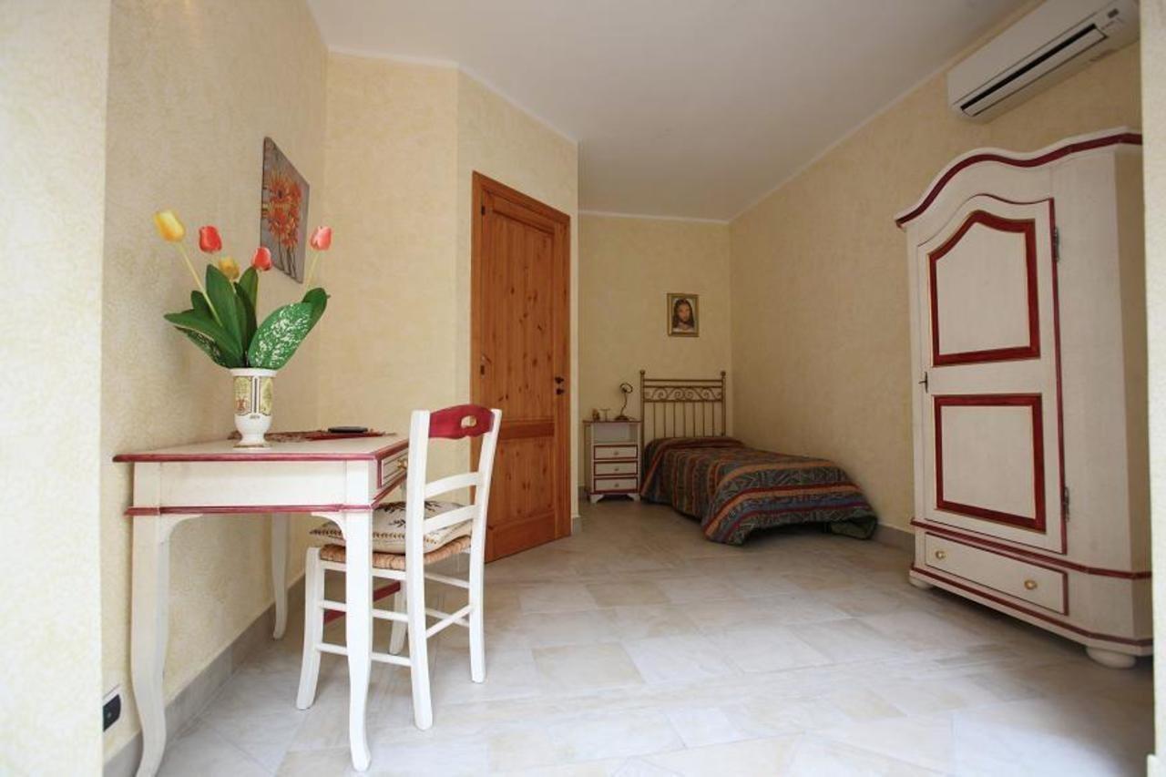 B&B Candido Vacanze Модика Экстерьер фото